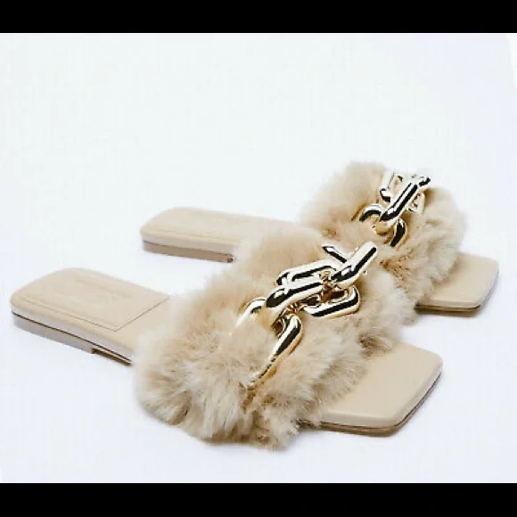 Zara stone grey low heel faux fur sandals with chain buckle - Picture 2 of 8